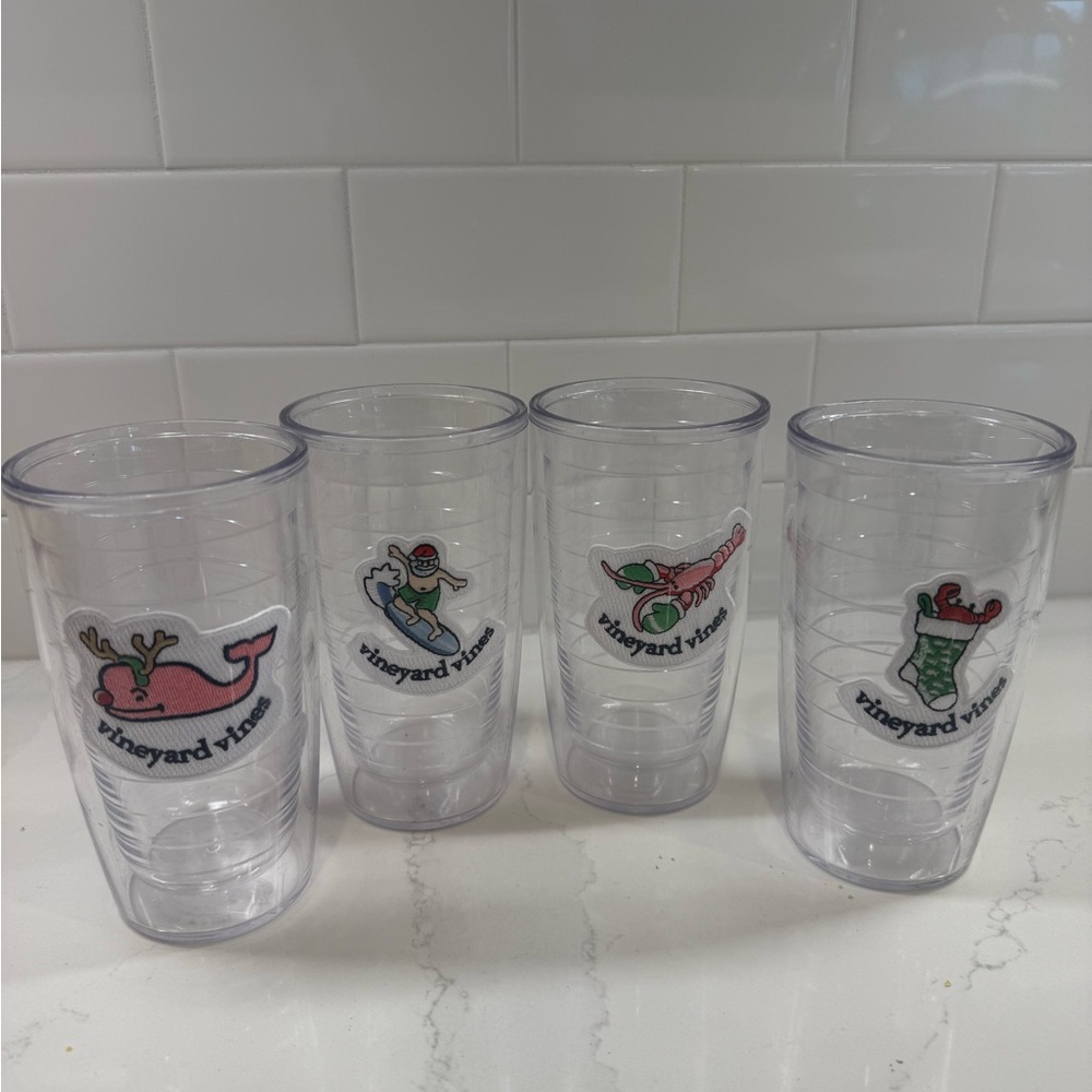 Vineyard Vines Holiday tervis Tumbler Set